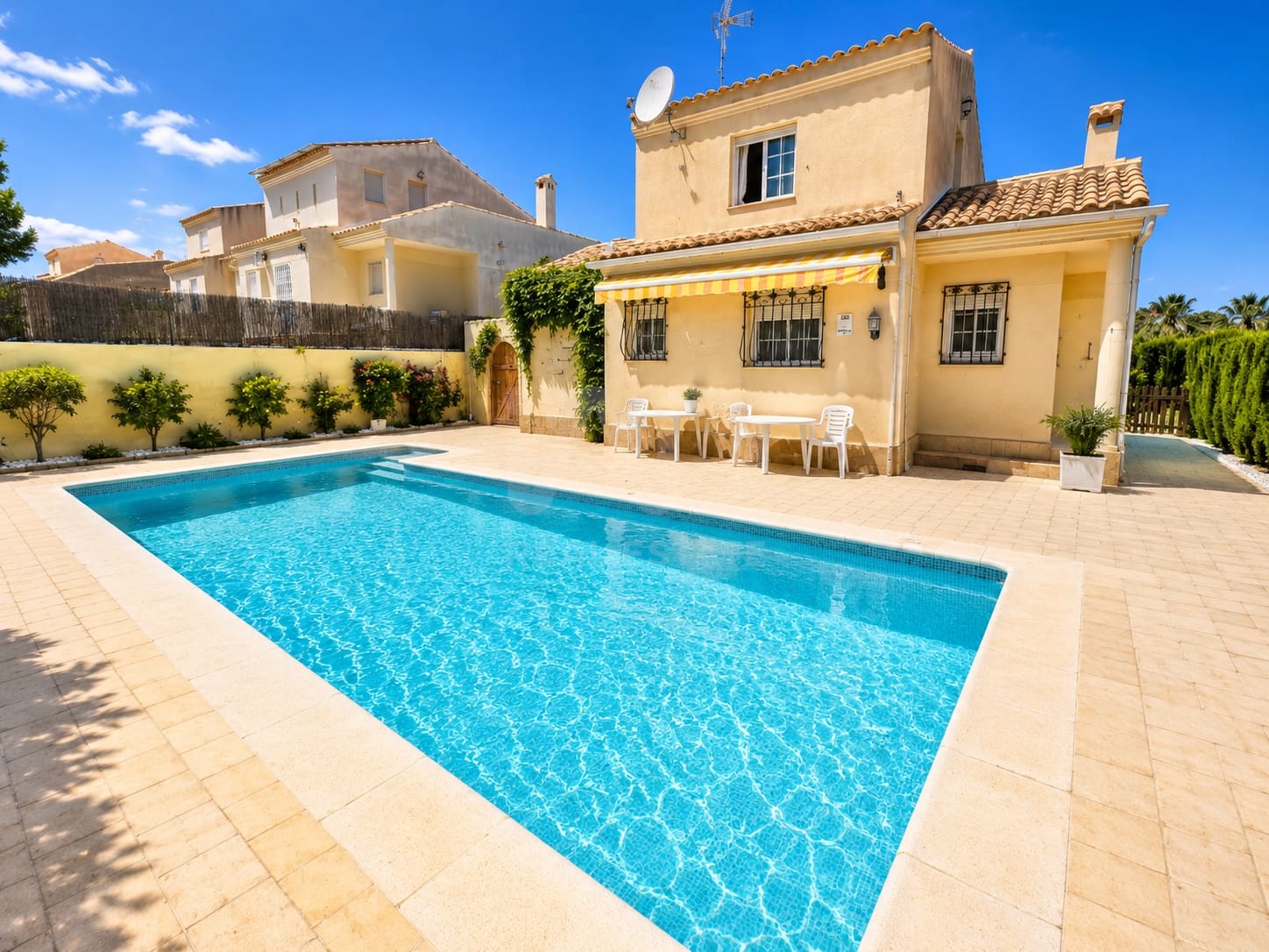 4 slaapkamer Villa te koop in Calasparra met zwembad - € 209.000 (Ref: 9988649)