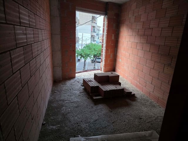 Erhverv til salg i Calasparra - € 500.000 (Ref: 9988651)