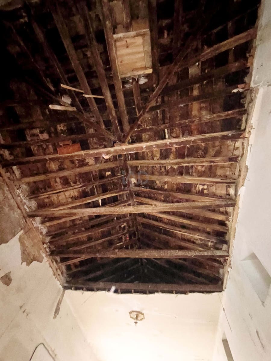Kommersiell til salgs i Leon by - € 26 000 (Ref: 9988653)