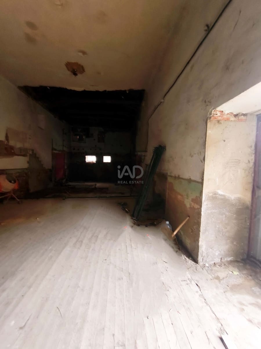 Kommersiell til salgs i Leon by - € 26 000 (Ref: 9988653)