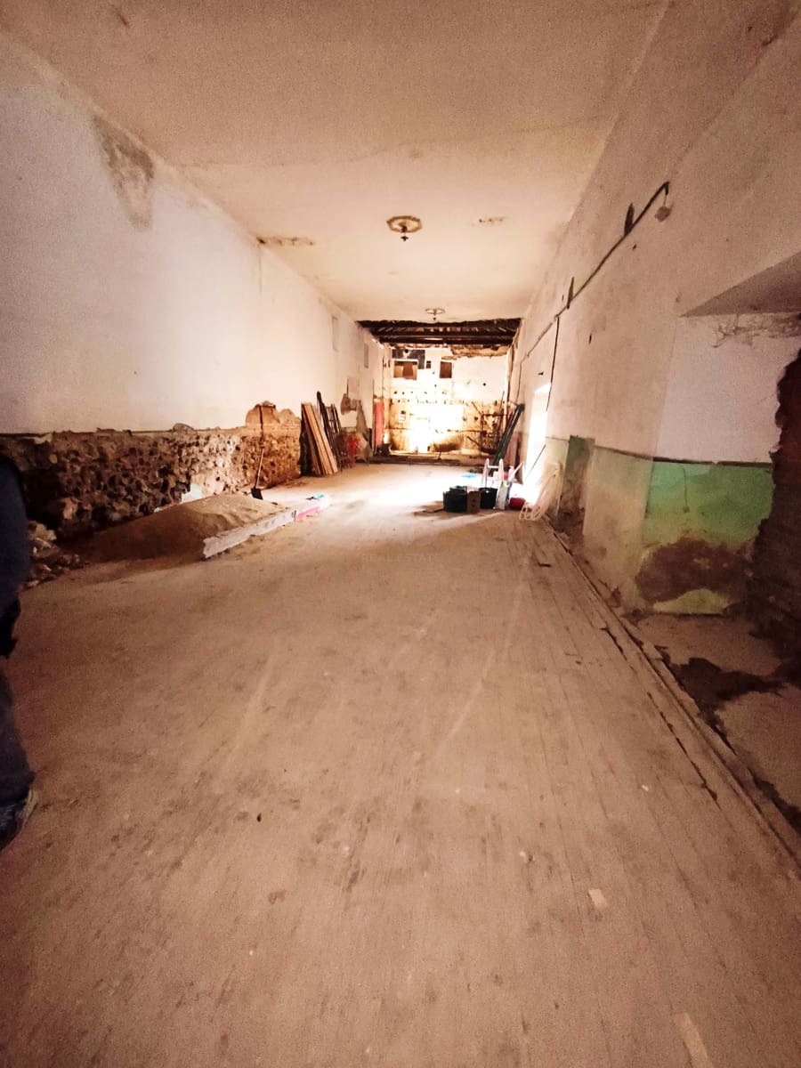Kommersiell til salgs i Leon by - € 26 000 (Ref: 9988653)