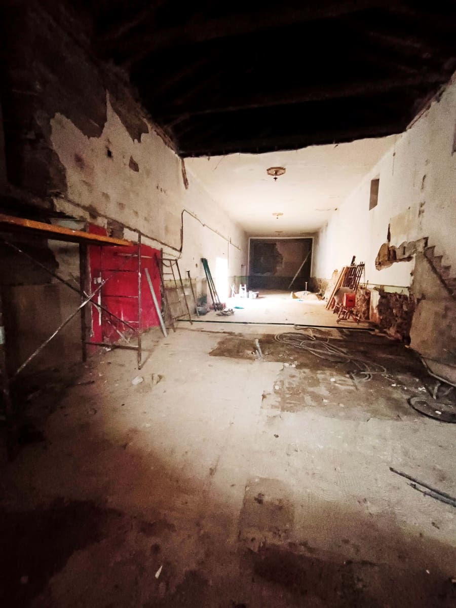 Kommersiell til salgs i Leon by - € 26 000 (Ref: 9988653)