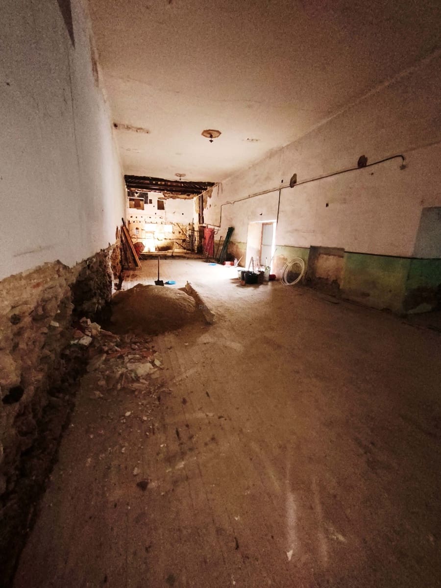 Kommersiell til salgs i Leon by - € 26 000 (Ref: 9988653)