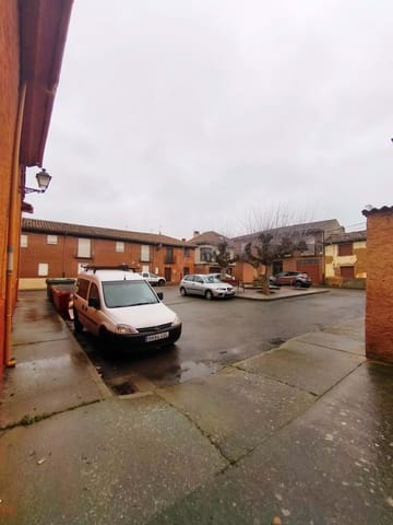 Kommersiell til salgs i Leon by - € 26 000 (Ref: 9988653)