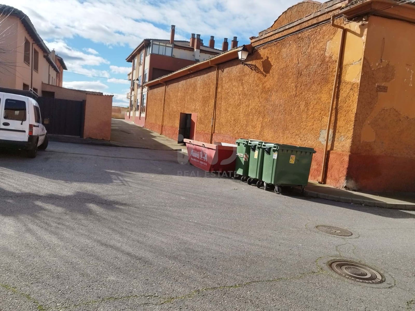 Kommersiell til salgs i Leon by - € 26 000 (Ref: 9988653)