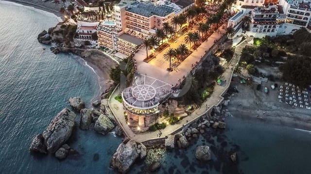 Działka budowlana na sprzedaż w Capistrano, Nerja - 136 000 € (Ref: 9988654)