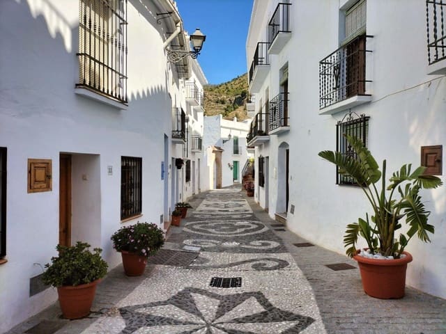 Działka budowlana na sprzedaż w Capistrano, Nerja - 136 000 € (Ref: 9988654)
