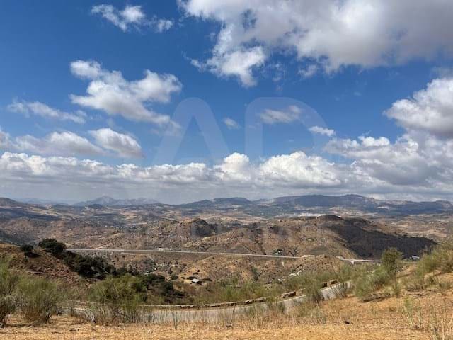 Finca/Casa Rural de 5 habitaciones en Casabermeja en venta con garaje - 549.000 € (Ref: 9988655)