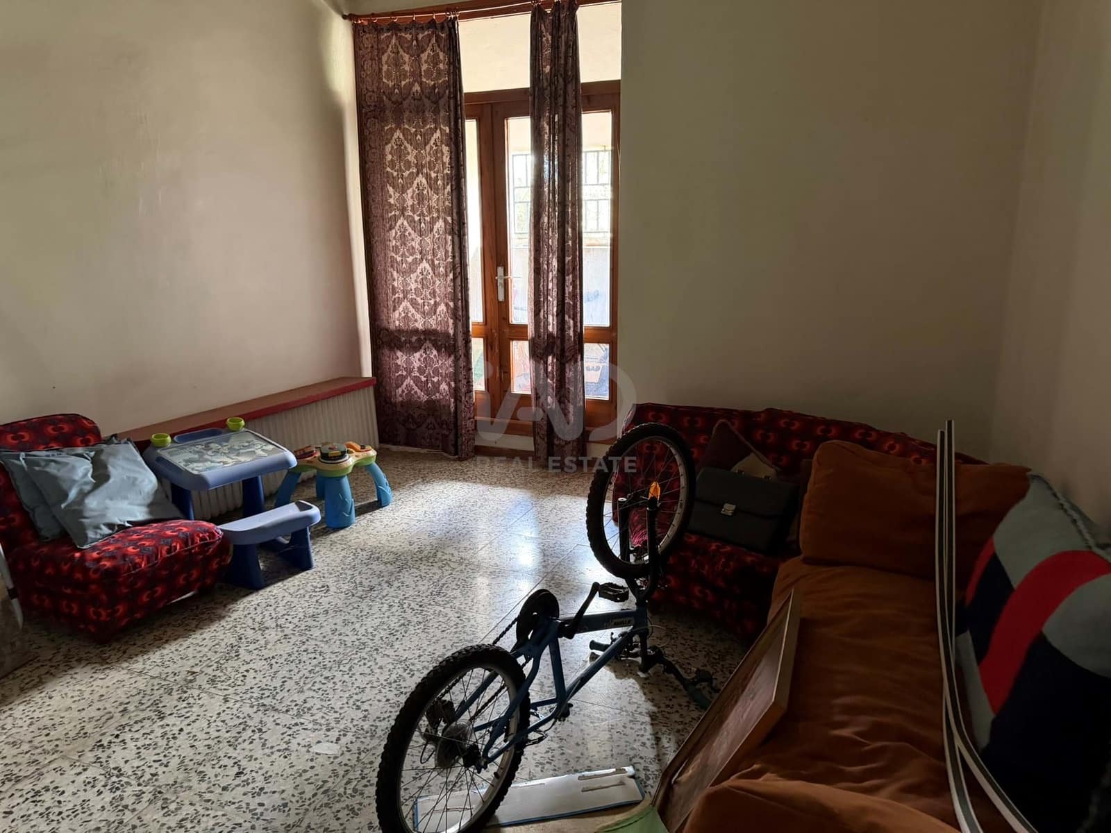 4 sovrum Hus till salu i Madrid stad - 290 000 € (Ref: 9988657)