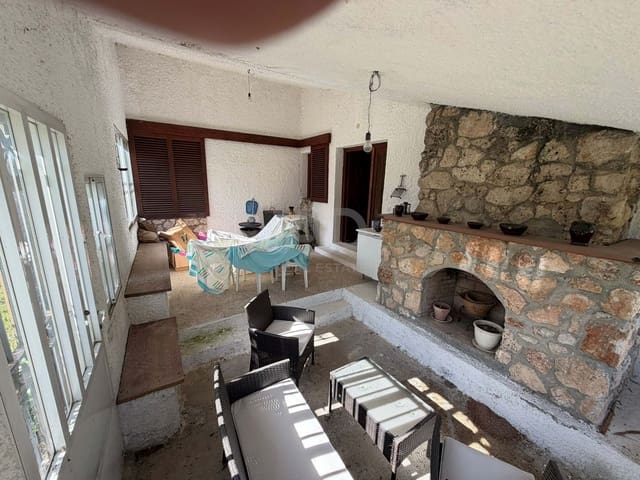 Casa de 4 habitaciones en Madrid ciudad en venta - 290.000 € (Ref: 9988657)