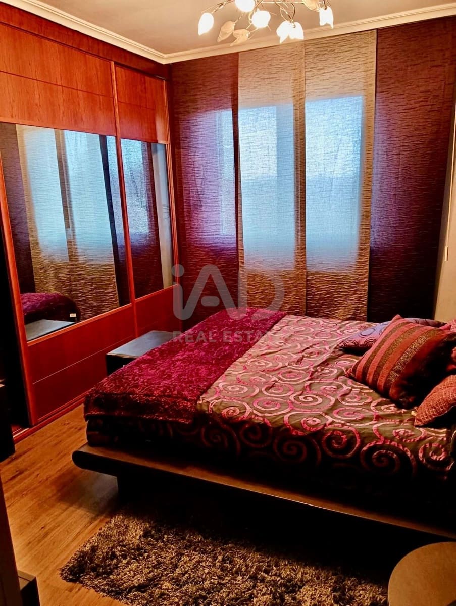 Casa de 4 habitaciones en León ciudad en venta con garaje - 215.000 € (Ref: 9988659)