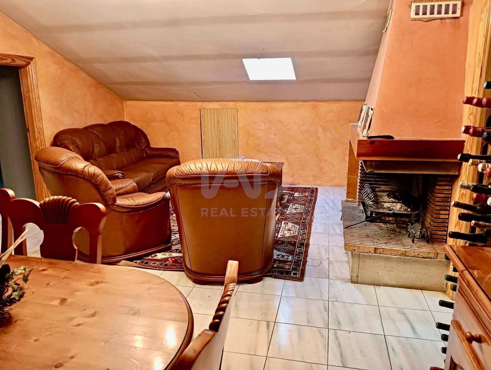Casa de 4 habitaciones en León ciudad en venta con garaje - 215.000 € (Ref: 9988659)
