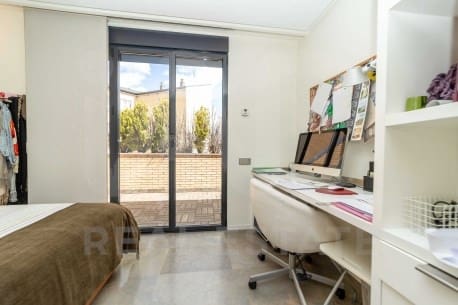 5 soverom Leilighet til salgs i Leon by med garasje - € 850 000 (Ref: 9988661)