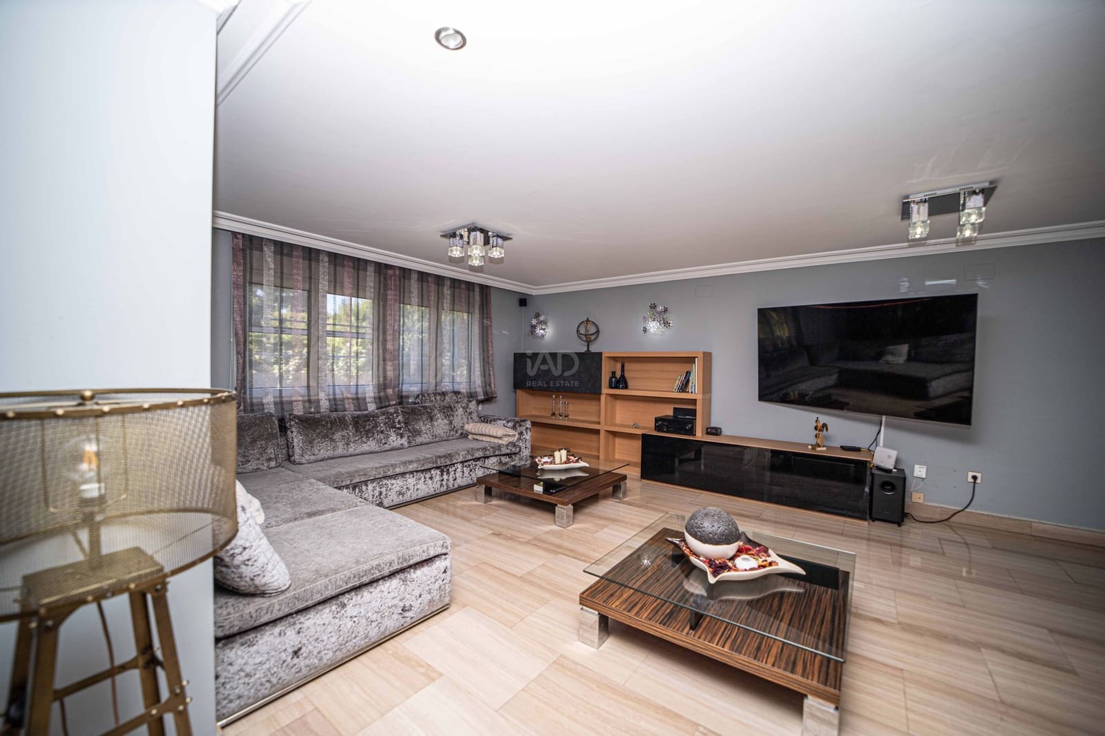 5 sypialnia Dom na sprzedaż w Miasto Leon z basenem garażem - 498 900 € (Ref: 9988662)