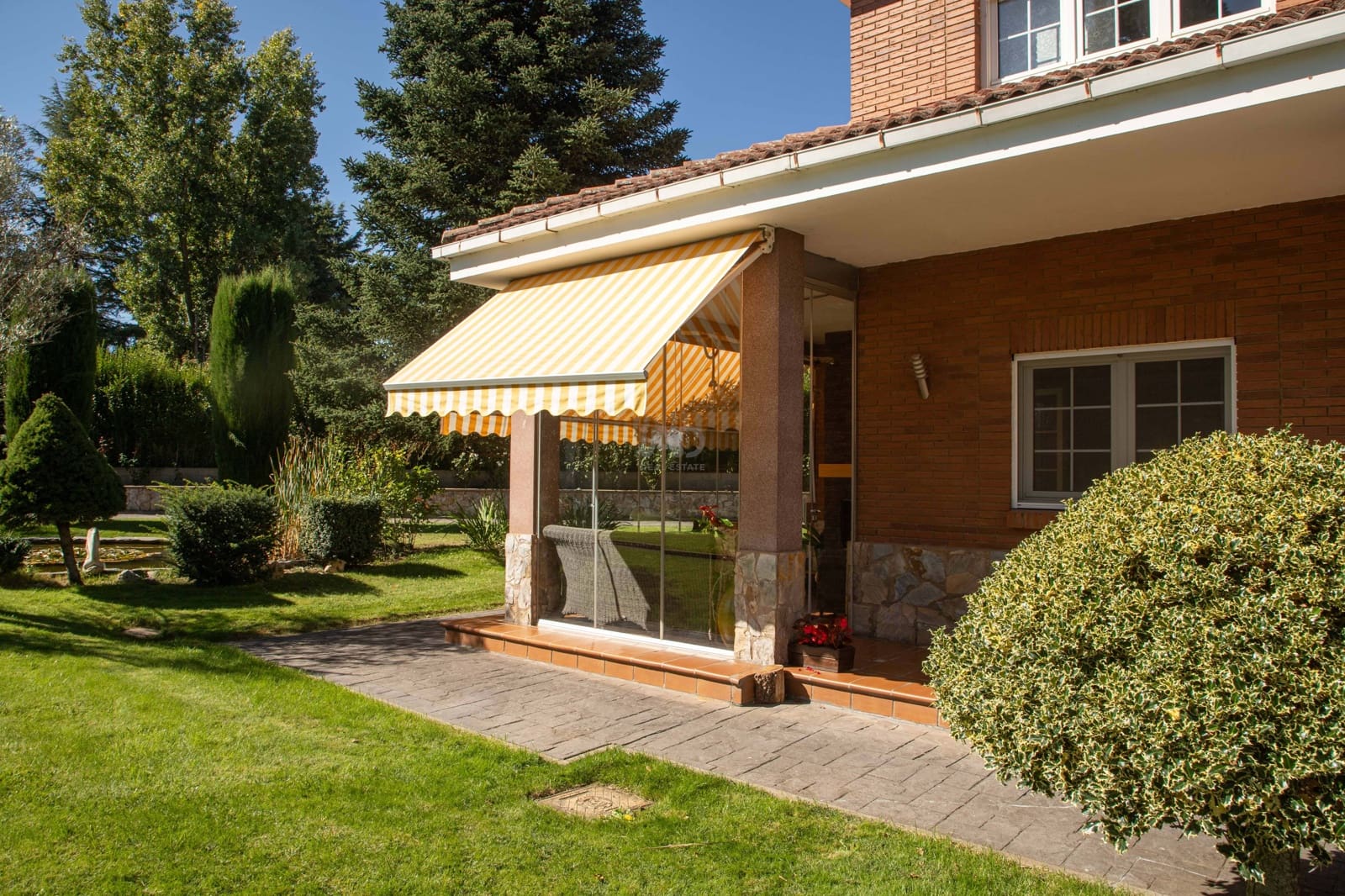 5 sypialnia Dom na sprzedaż w Miasto Leon z basenem garażem - 498 900 € (Ref: 9988662)