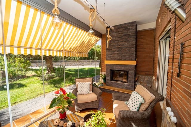 5 sypialnia Dom na sprzedaż w Miasto León z basenem garażem - 498 900 € (Ref: 9988662)