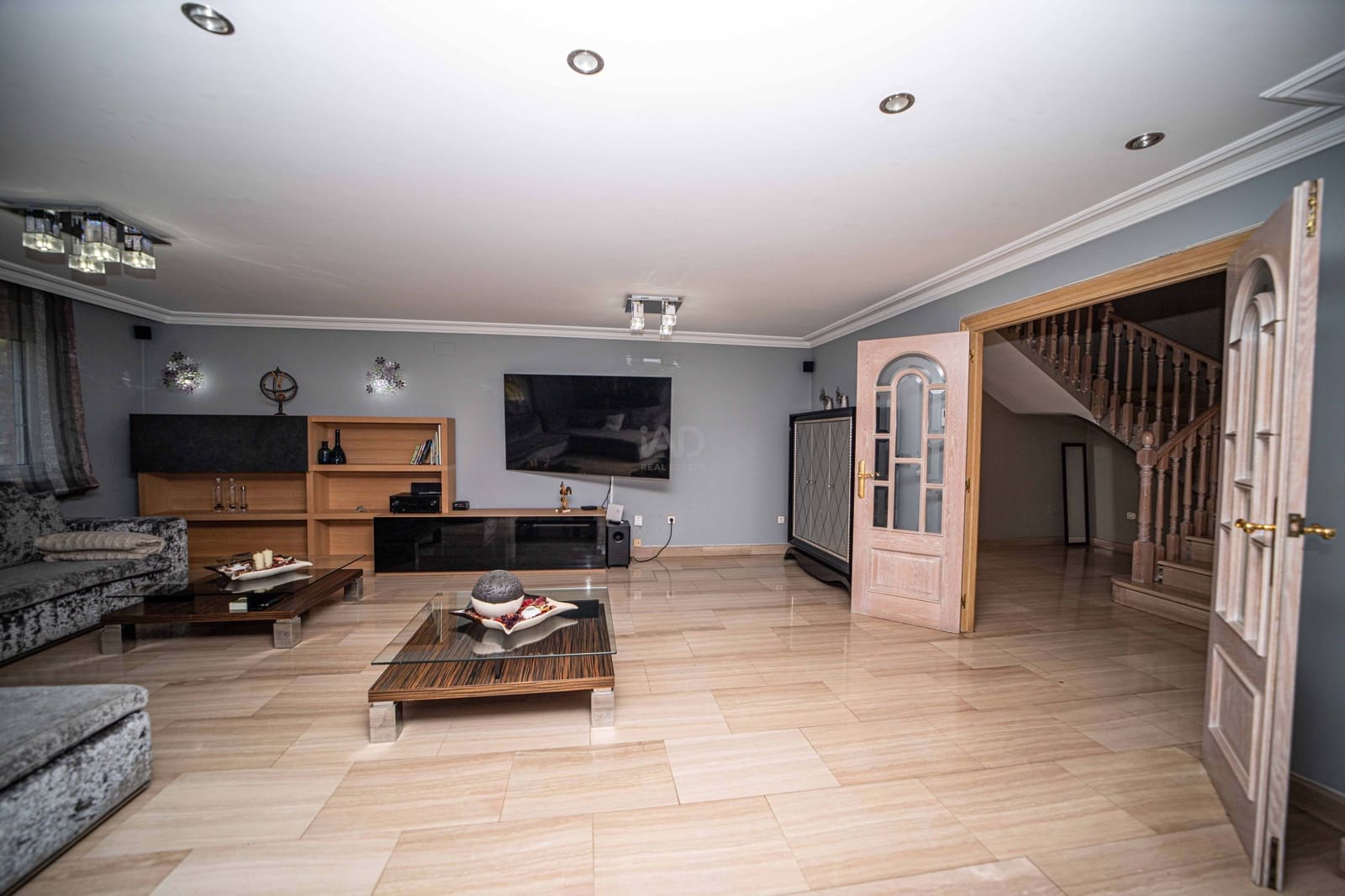 5 sypialnia Dom na sprzedaż w Miasto Leon z basenem garażem - 498 900 € (Ref: 9988662)