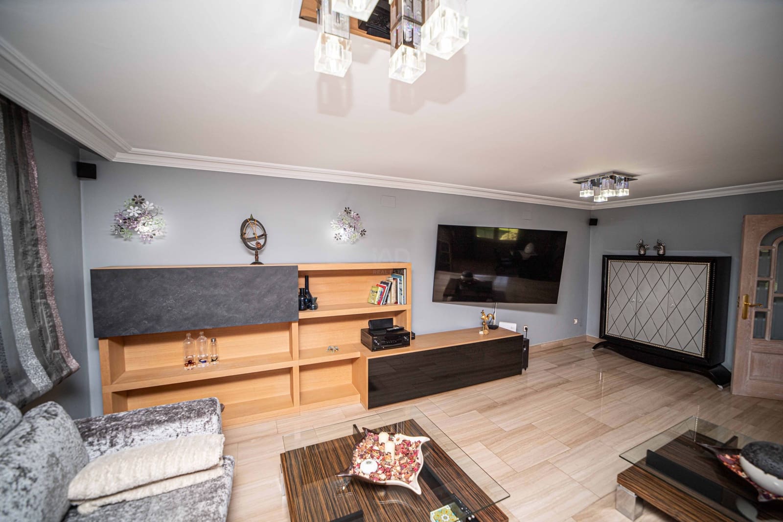 5 sypialnia Dom na sprzedaż w Miasto Leon z basenem garażem - 498 900 € (Ref: 9988662)