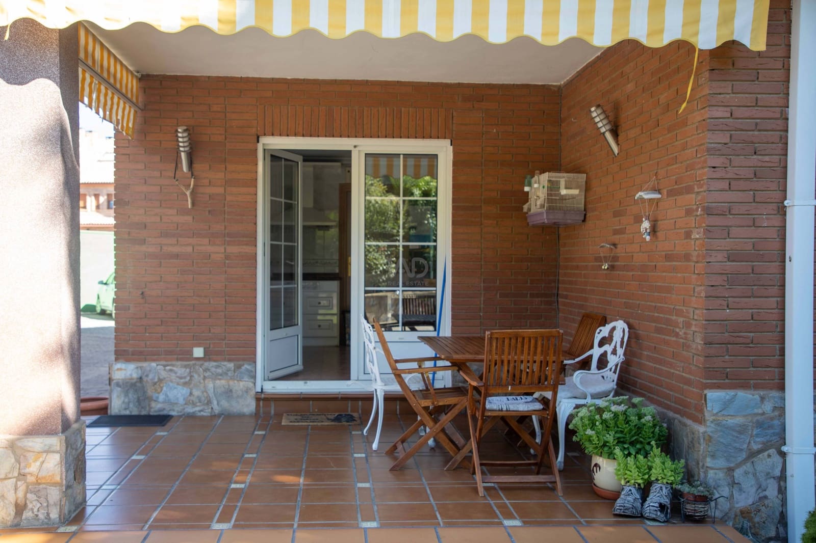 5 sypialnia Dom na sprzedaż w Miasto Leon z basenem garażem - 498 900 € (Ref: 9988662)