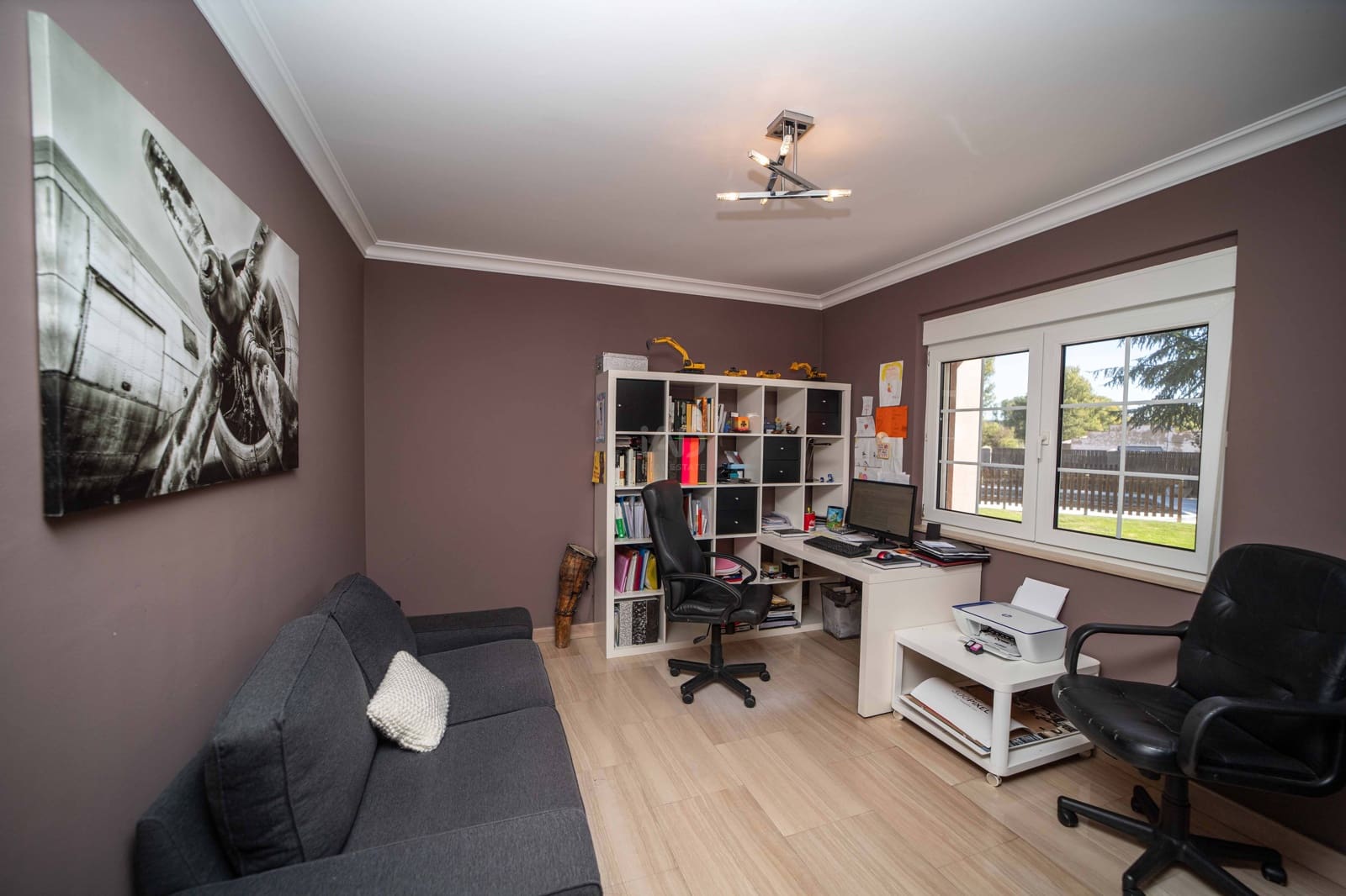 5 sypialnia Dom na sprzedaż w Miasto Leon z basenem garażem - 498 900 € (Ref: 9988662)