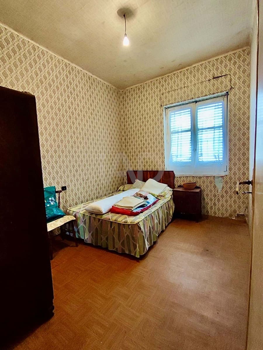 5 soveværelse Finca/Landehus til salg i Leon by - € 74.900 (Ref: 9988664)