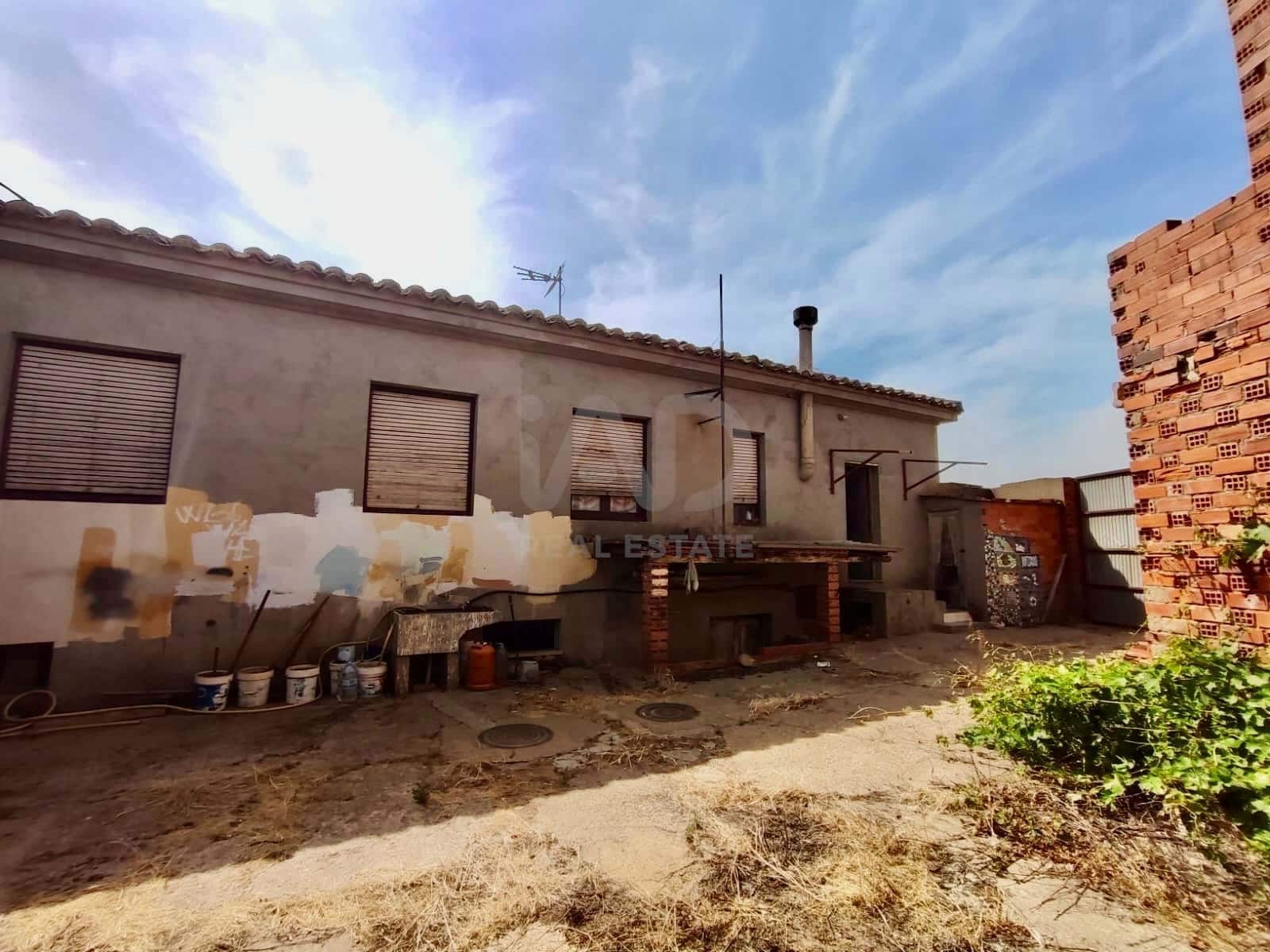 5 soveværelse Finca/Landehus til salg i Leon by - € 74.900 (Ref: 9988664)