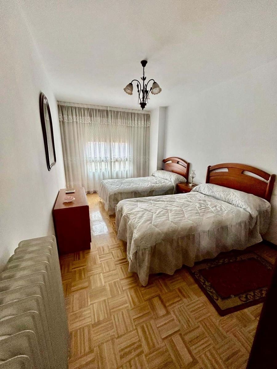 3 sypialnia Apartament na sprzedaż w Miasto Leon - 90 000 € (Ref: 9988666)