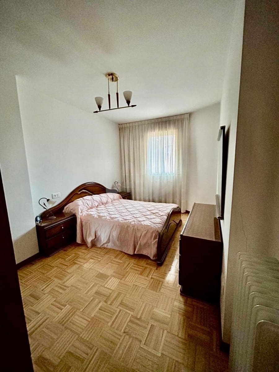3 sypialnia Apartament na sprzedaż w Miasto Leon - 90 000 € (Ref: 9988666)