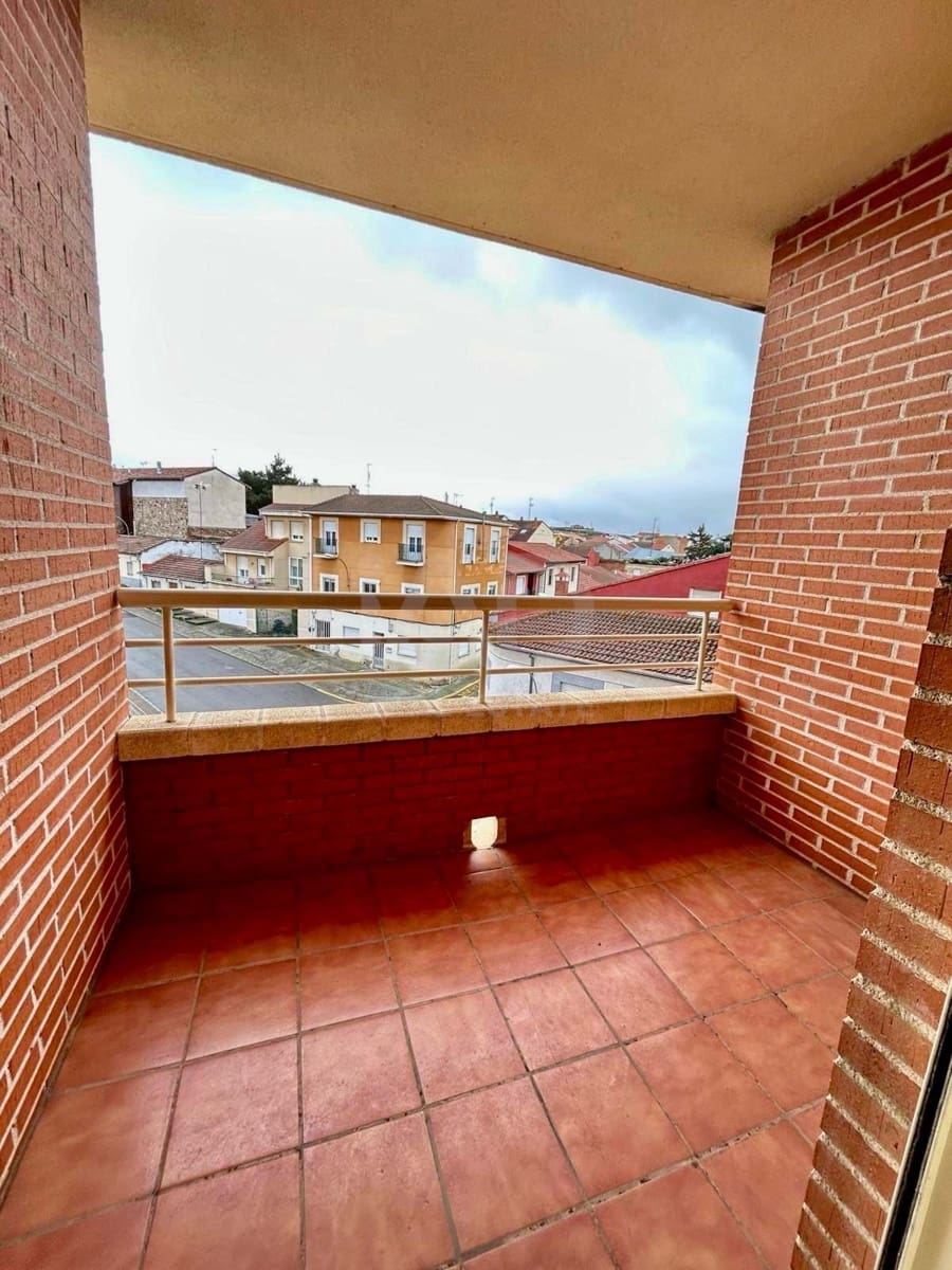 3 sypialnia Apartament na sprzedaż w Miasto Leon - 90 000 € (Ref: 9988666)