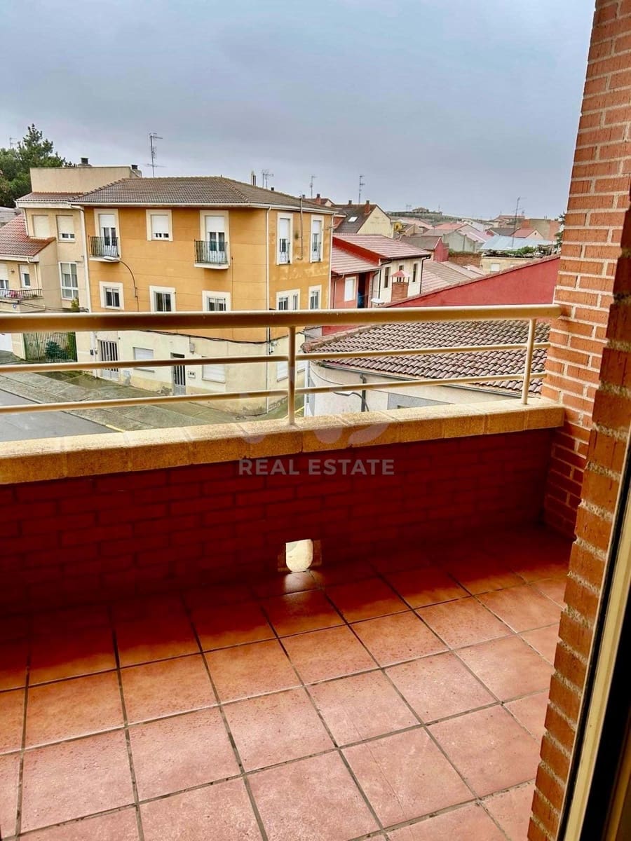 3 sypialnia Apartament na sprzedaż w Miasto Leon - 90 000 € (Ref: 9988666)