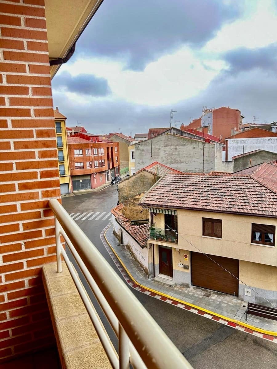 3 sypialnia Apartament na sprzedaż w Miasto Leon - 90 000 € (Ref: 9988666)