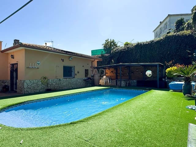 3 slaapkamer Huis te koop in Gerona stad met zwembad - € 370.000 (Ref: 9988668)