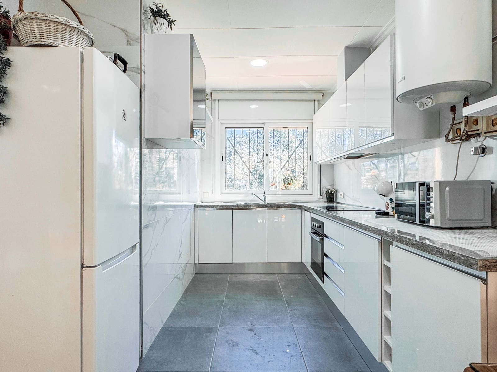 3 slaapkamer Huis te koop in Gerona stad met zwembad - € 370.000 (Ref: 9988668)