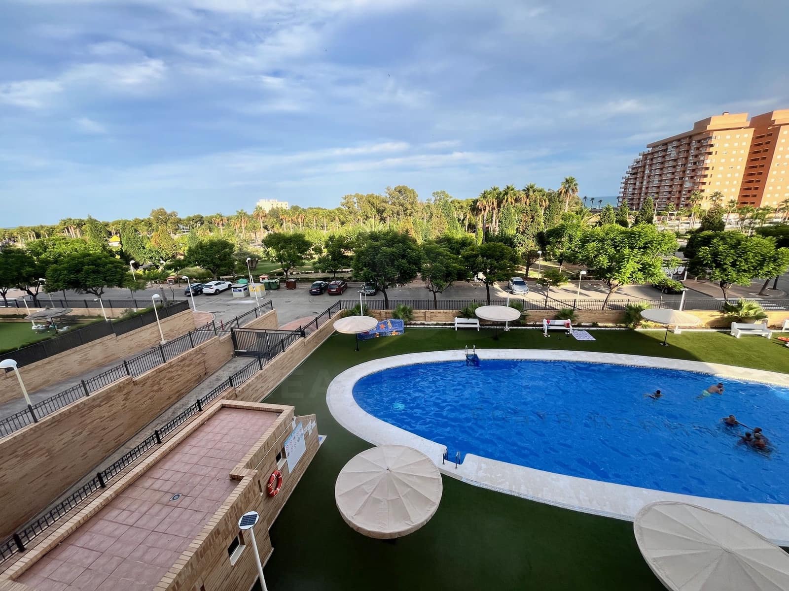 Apartamento de 2 habitaciones en Oropesa  en venta con piscina garaje - 187.000 € (Ref: 9988671)