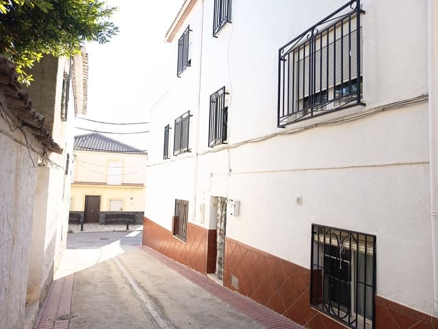 Adosado de 6 habitaciones en Granada ciudad en venta con garaje - 78.900 € (Ref: 9988672)