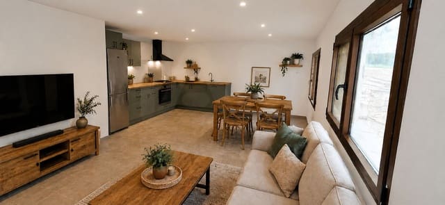 Huis te koop in Gerona stad - € 200.000 (Ref: 9988673)