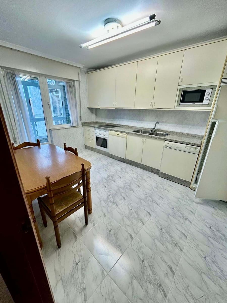 5 camera da letto Appartamento in vendita in Leon citta con garage - 145.000 € (Rif: 9988674)