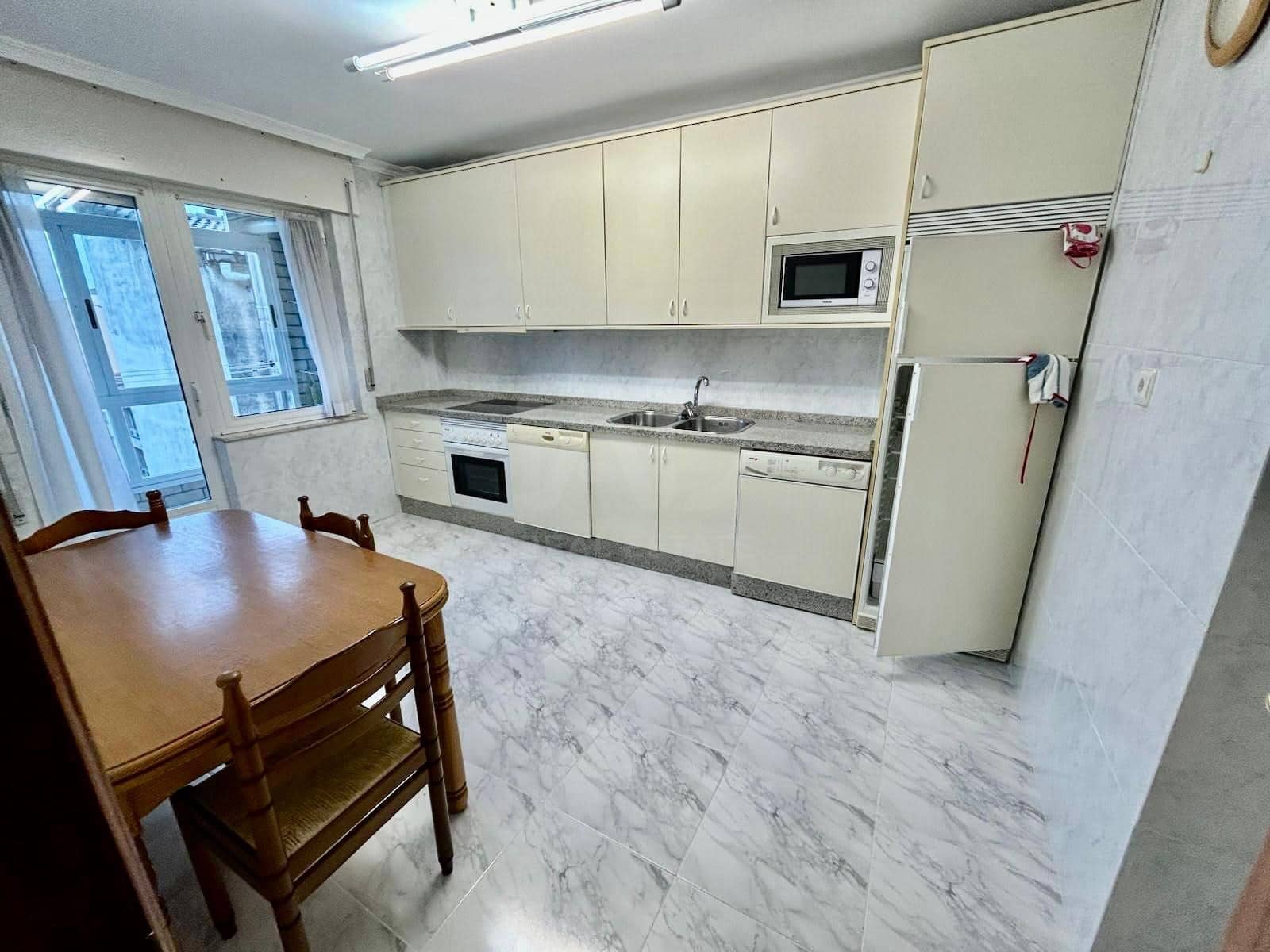 5 camera da letto Appartamento in vendita in Leon citta con garage - 145.000 € (Rif: 9988674)