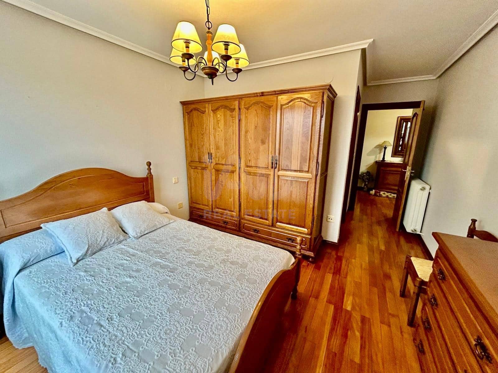 5 camera da letto Appartamento in vendita in Leon citta con garage - 145.000 € (Rif: 9988674)