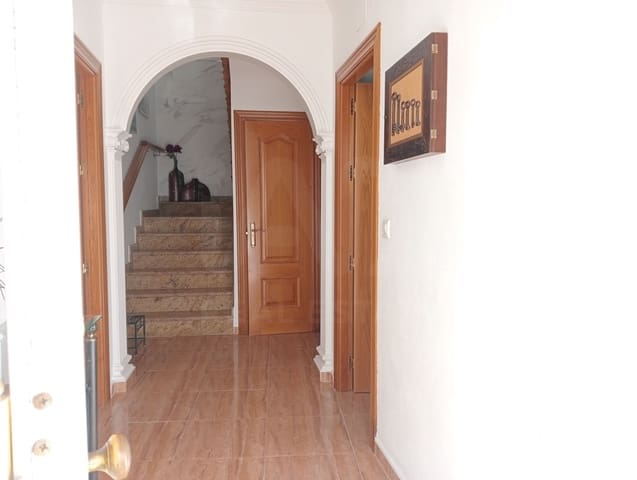 4 camera da letto Casa in vendita in Granada città con garage - 115.000 € (Rif: 9988677)