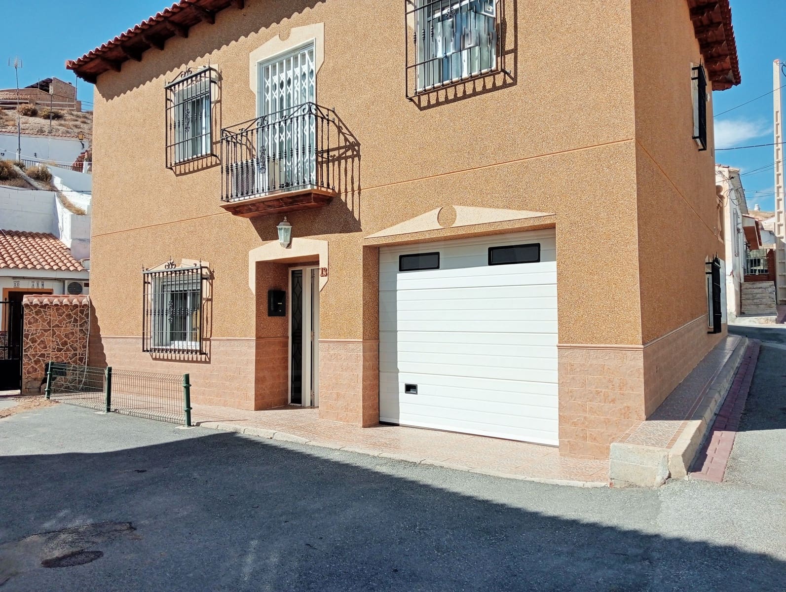 4 camera da letto Casa in vendita in Granada citta con garage - 115.000 € (Rif: 9988677)