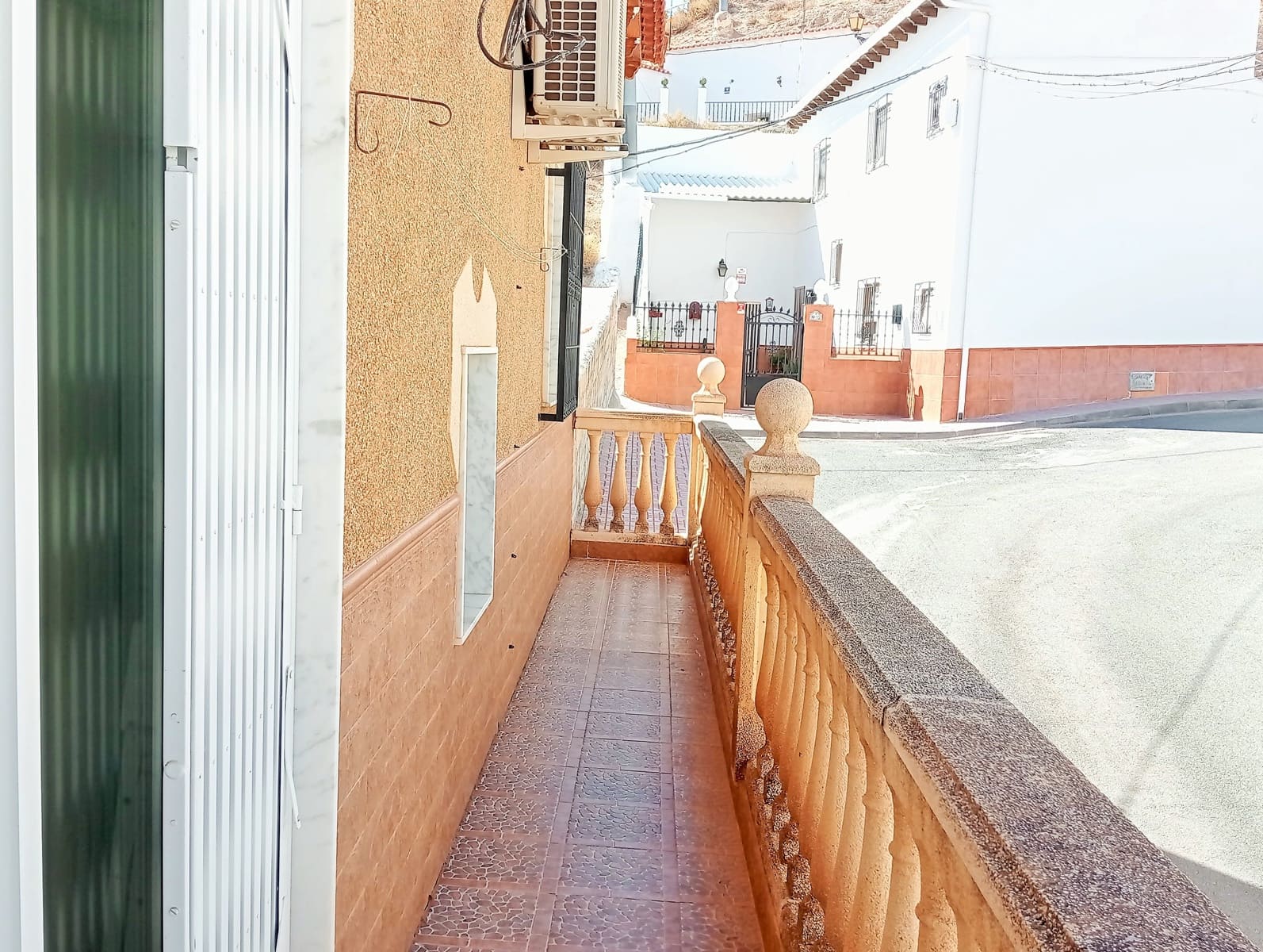 4 camera da letto Casa in vendita in Granada citta con garage - 115.000 € (Rif: 9988677)
