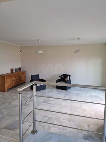 4 soveværelse Rækkehus til salg i Girona by med swimmingpool garage - € 495.000 (Ref: 9988679)