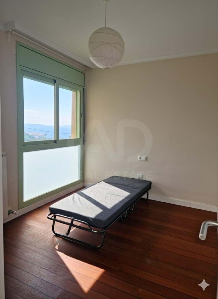 4 soveværelse Rækkehus til salg i Girona by med swimmingpool garage - € 495.000 (Ref: 9988679)