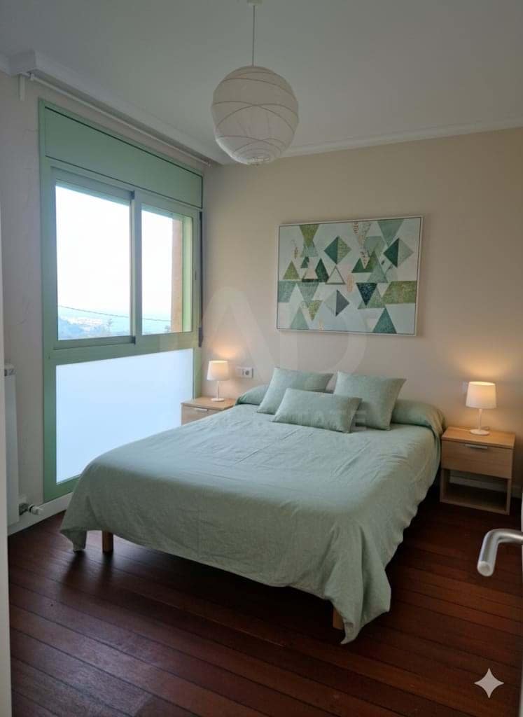 4 soveværelse Rækkehus til salg i Girona by med swimmingpool garage - € 495.000 (Ref: 9988679)