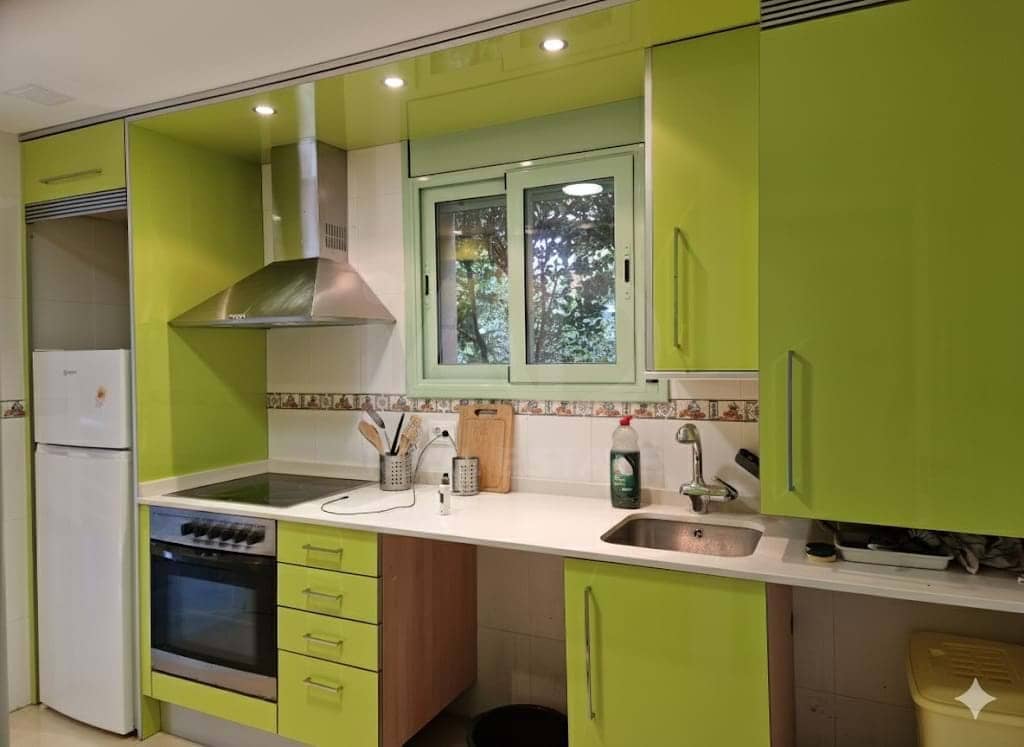 4 soveværelse Rækkehus til salg i Girona by med swimmingpool garage - € 495.000 (Ref: 9988679)