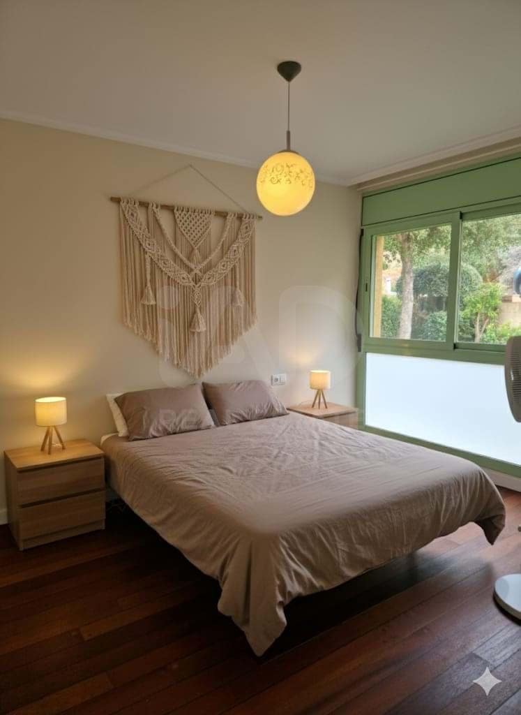 4 soveværelse Rækkehus til salg i Girona by med swimmingpool garage - € 495.000 (Ref: 9988679)