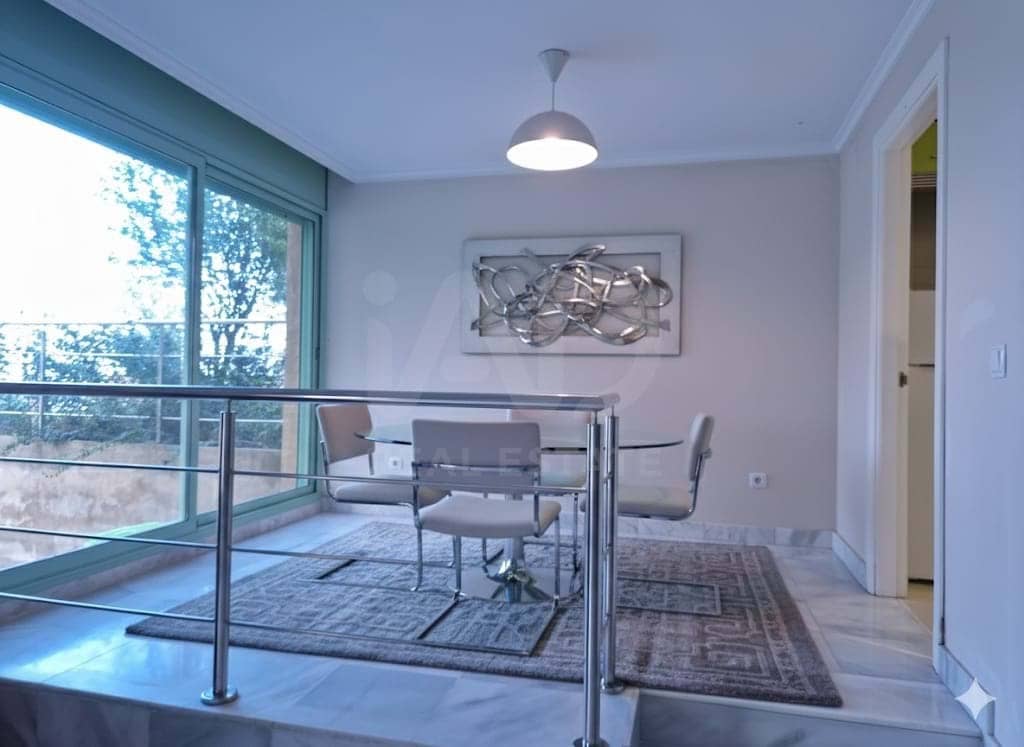 4 soveværelse Rækkehus til salg i Girona by med swimmingpool garage - € 495.000 (Ref: 9988679)