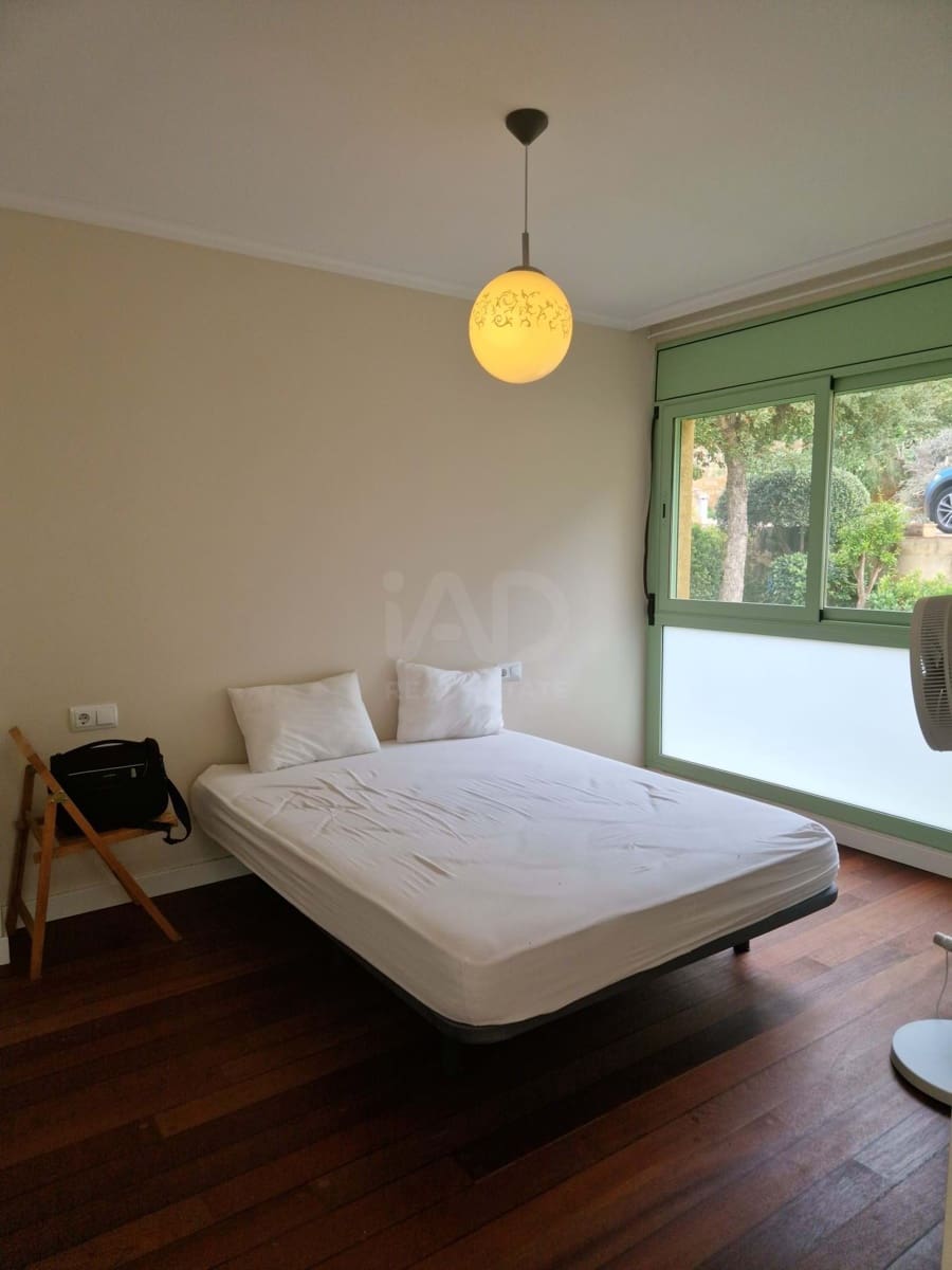 4 soveværelse Rækkehus til salg i Girona by med swimmingpool garage - € 495.000 (Ref: 9988679)