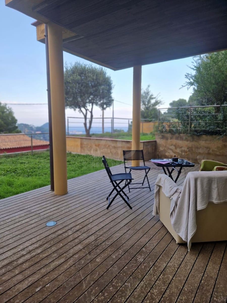 4 soveværelse Rækkehus til salg i Girona by med swimmingpool garage - € 495.000 (Ref: 9988679)